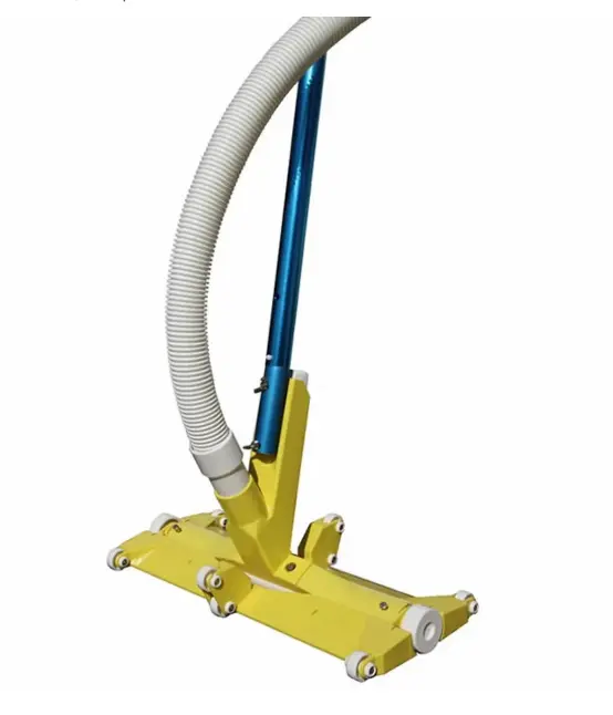 manueel een zwembad reinigen